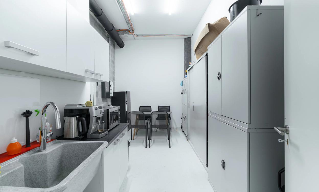 À louer – Local commercial/atelier de 288 m² à Plan-les-Ouates image