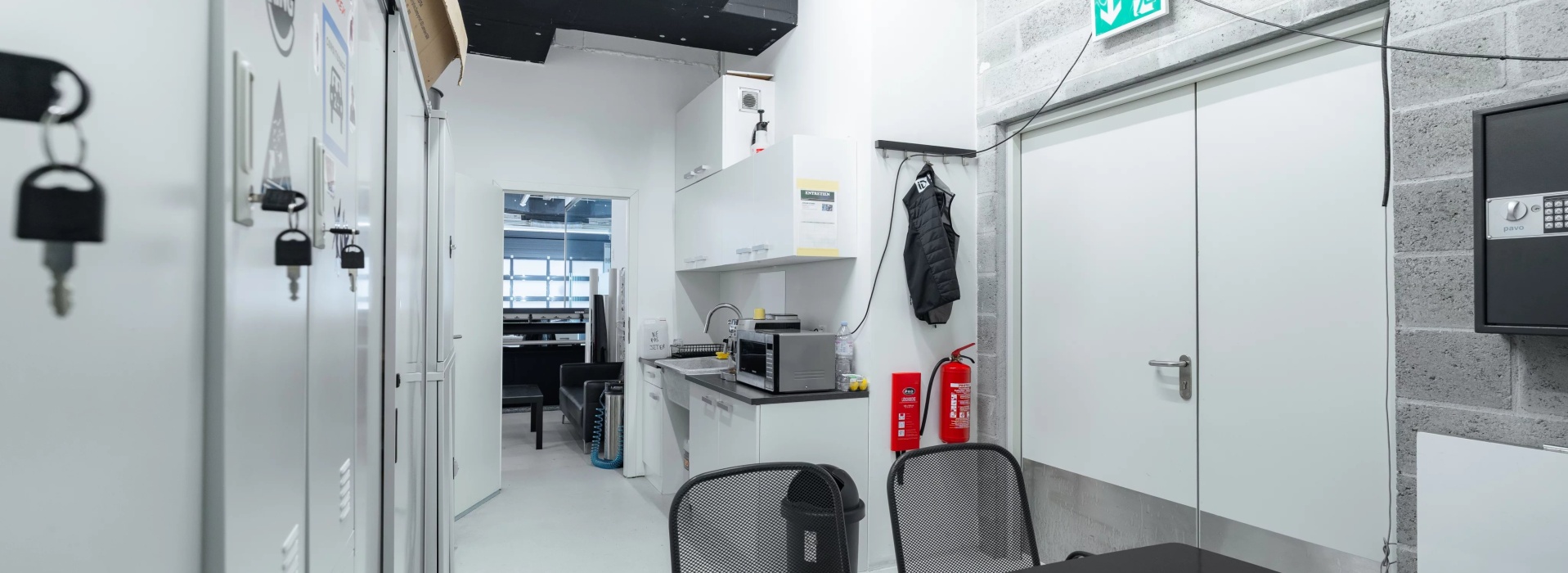 For rent – 288 m² commercial space/workshop in Plan-les-Ouates. image