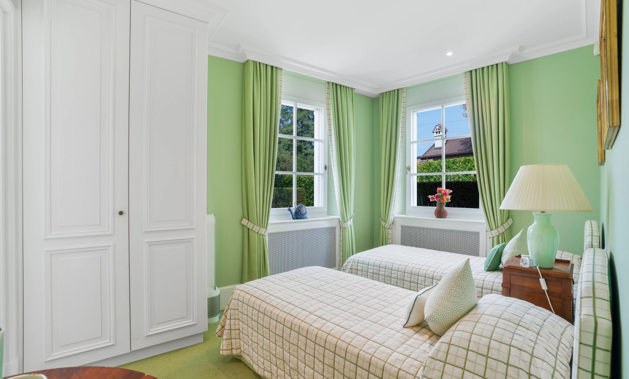 Une villa de maître sur les rives du Léman – prestige, volumes et lumière image