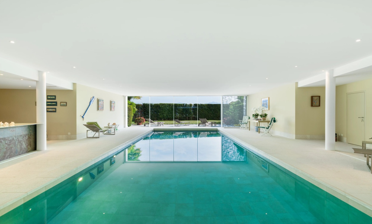 Une villa de maître sur les rives du Léman – prestige, volumes et lumière image