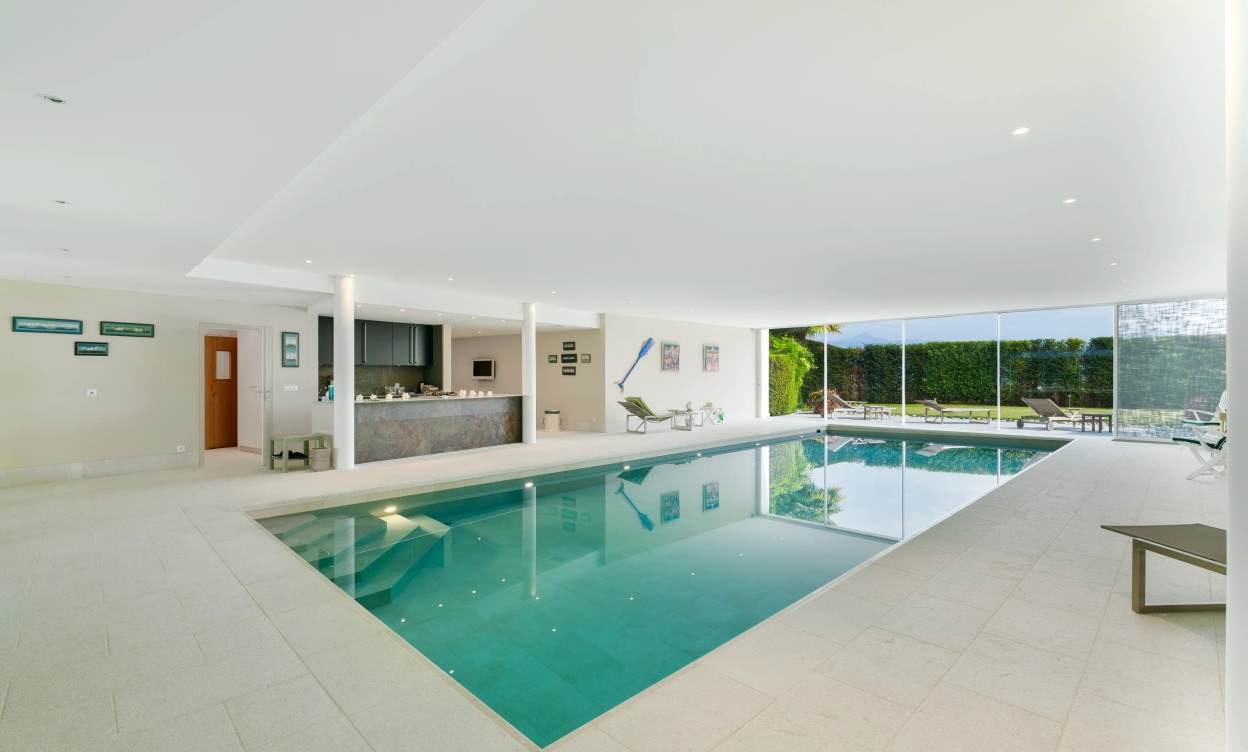 Une villa de maître sur les rives du Léman – prestige, volumes et lumière image
