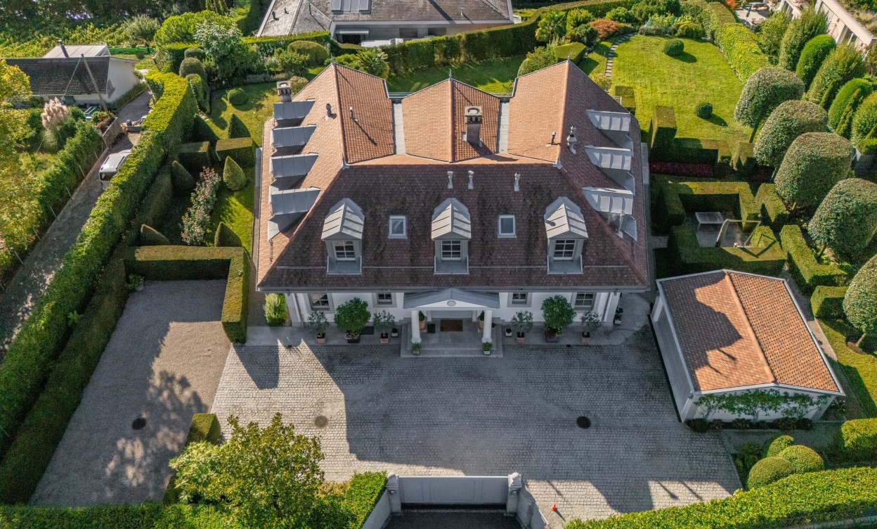Une villa de maître sur les rives du Léman – prestige, volumes et lumière image