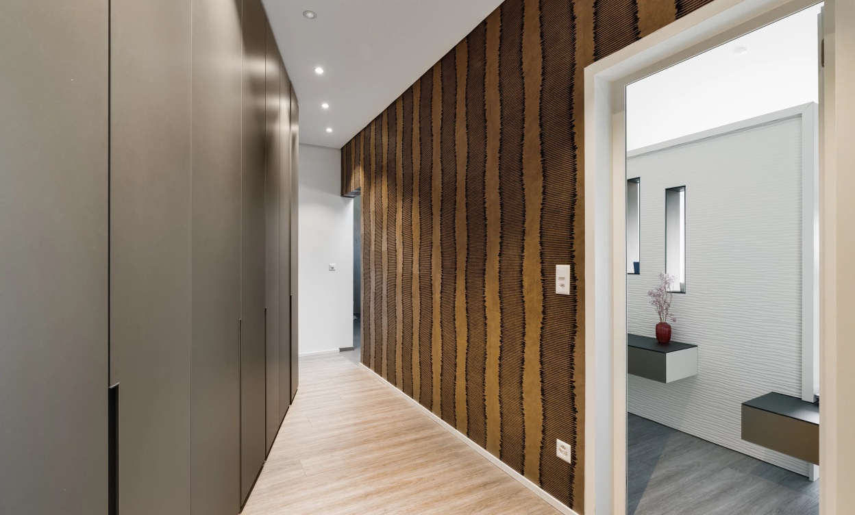 Propriété moderne avec piscine et vue dégagée sur le lac image