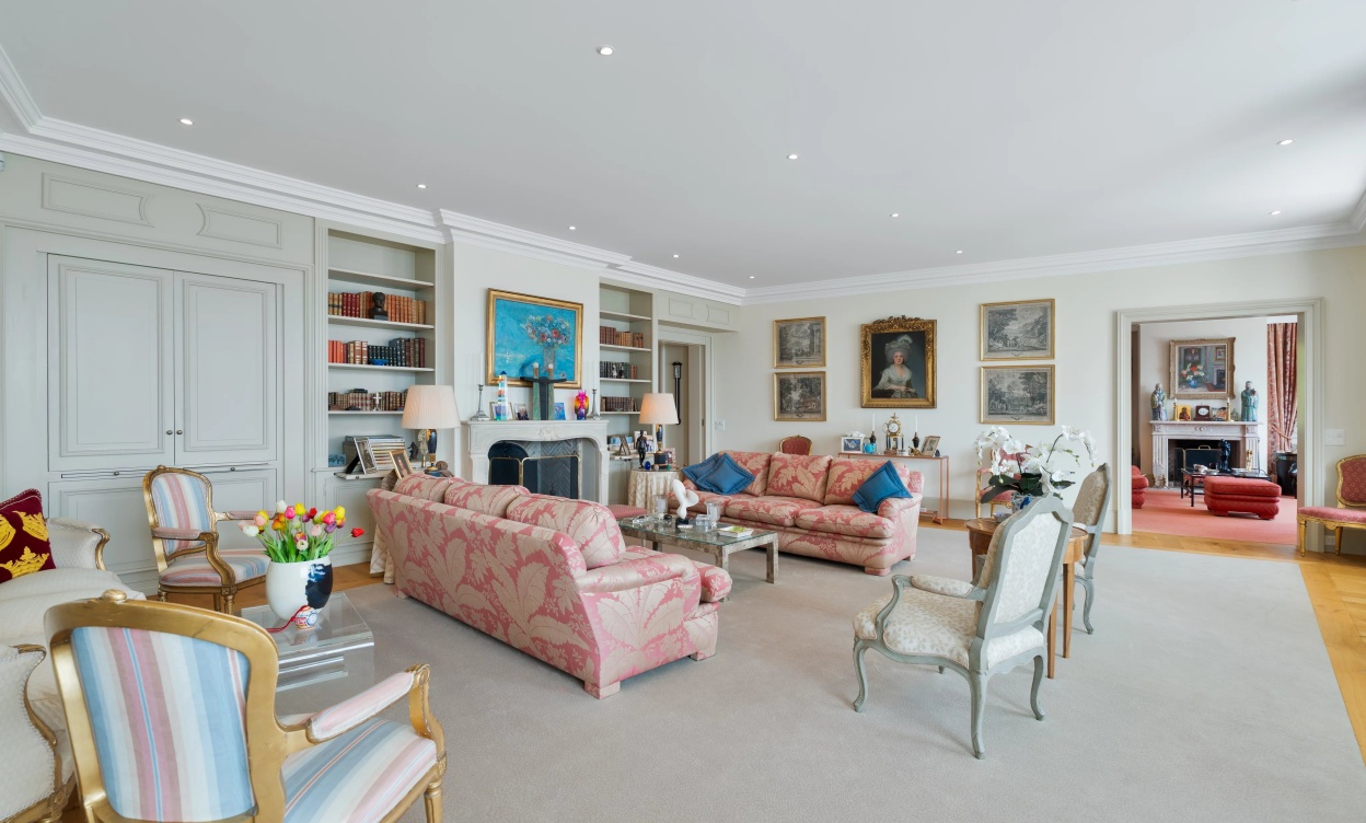 Une villa de maître sur les rives du Léman – prestige, volumes et lumière image