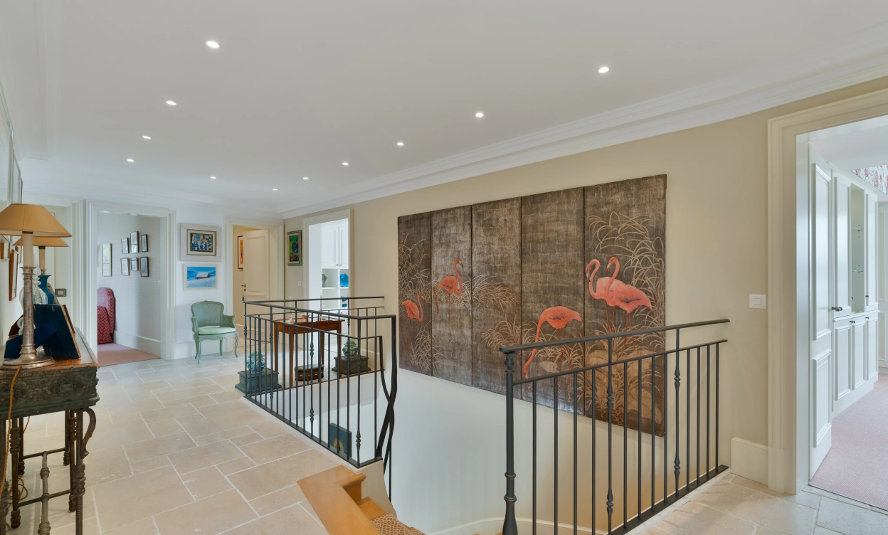 Une villa de maître sur les rives du Léman – prestige, volumes et lumière image