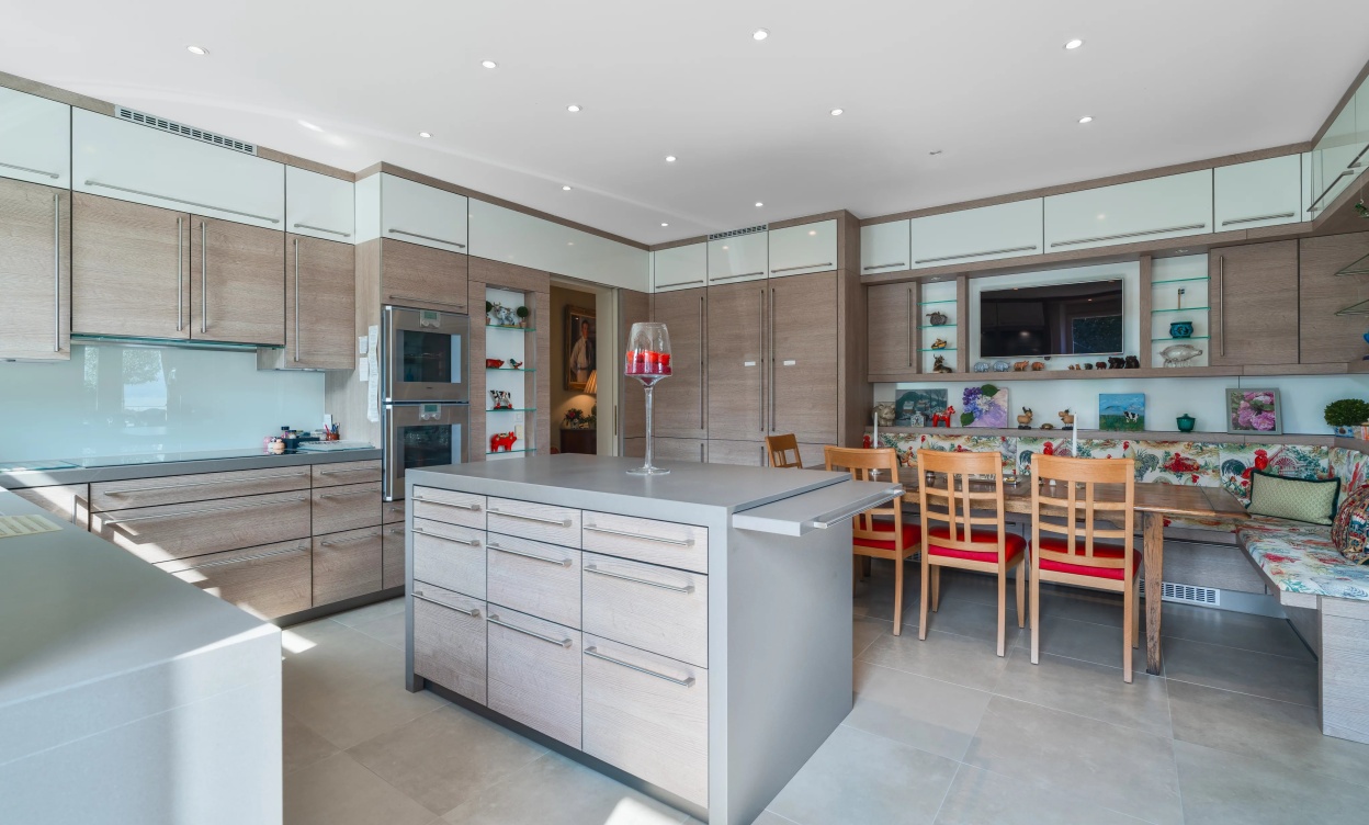 Une villa de maître sur les rives du Léman – prestige, volumes et lumière image