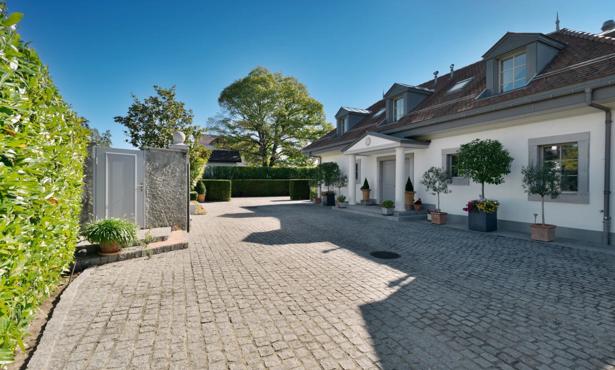 Une villa de maître sur les rives du Léman – prestige, volumes et lumière image