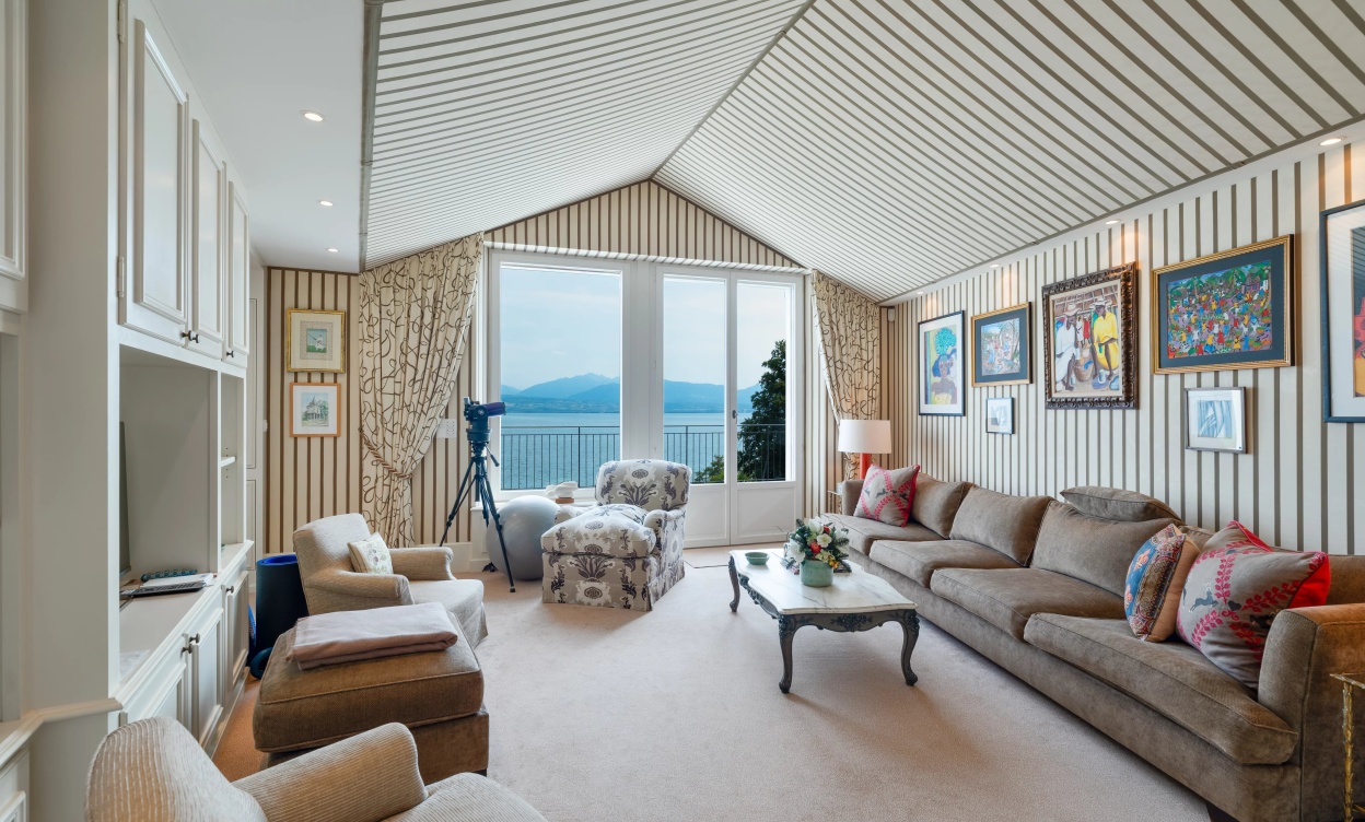 Une villa de maître sur les rives du Léman – prestige, volumes et lumière image