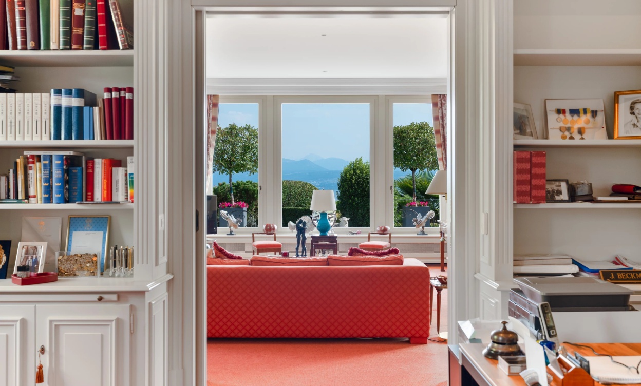 Une villa de maître sur les rives du Léman – prestige, volumes et lumière image