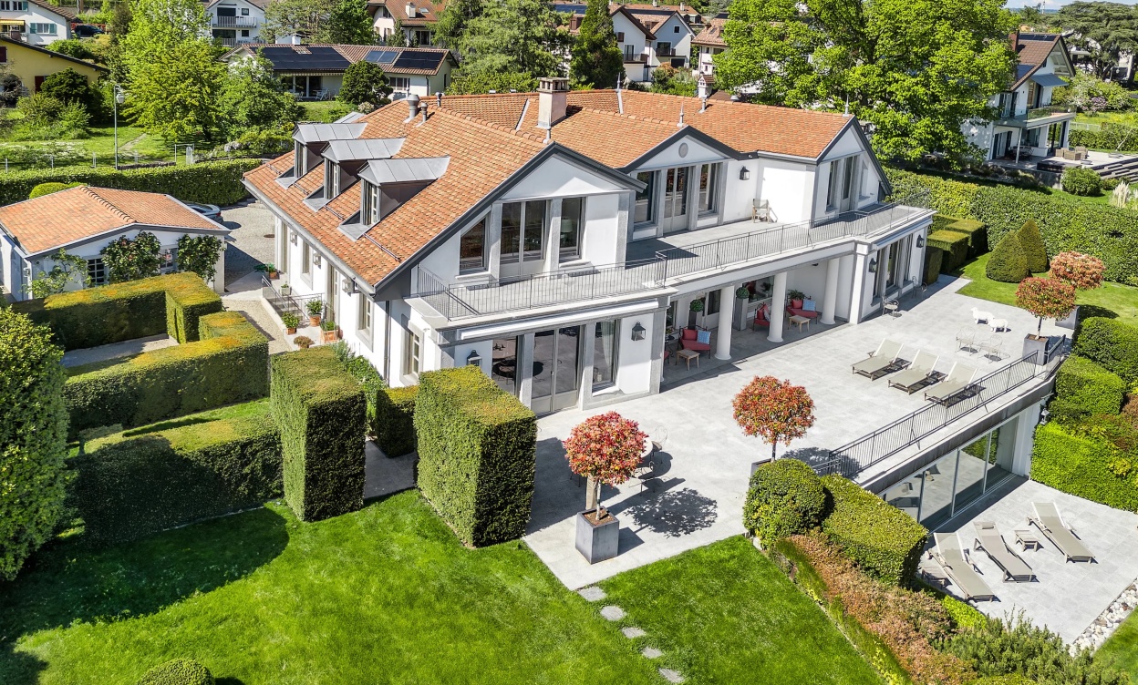 Une villa de maître sur les rives du Léman – prestige, volumes et lumière image