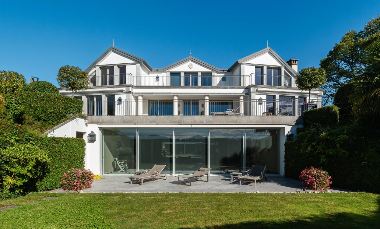 Une villa de maître sur les rives du Léman – prestige, volumes et lumière image