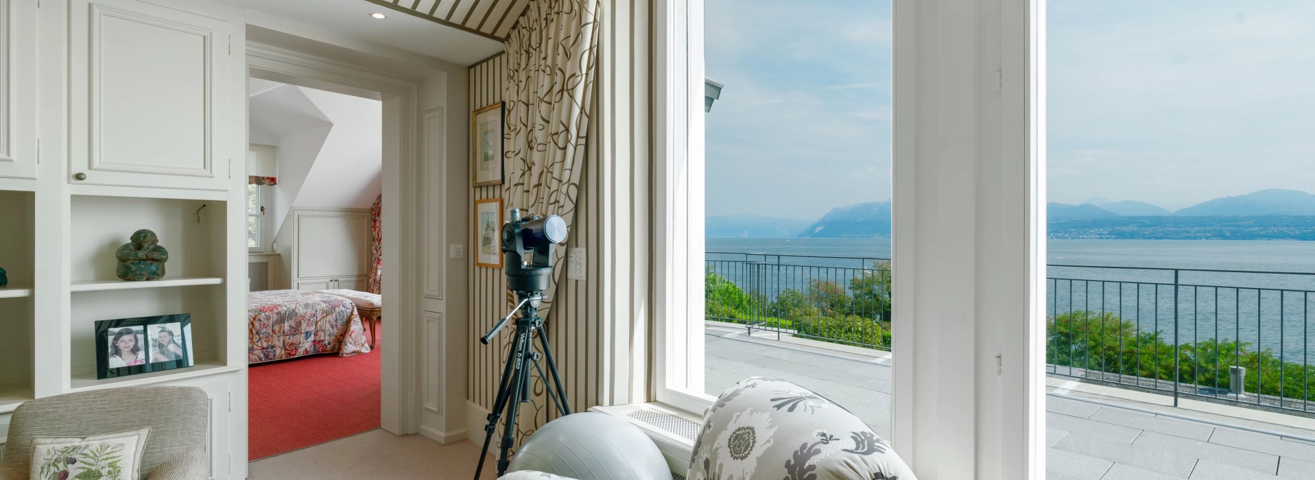 Une villa de maître sur les rives du Léman – prestige, volumes et lumière image