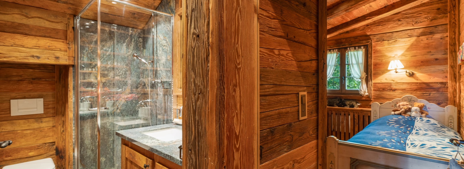 Exceptional Chalet Just Steps from the Crans-Montana Golf Course image