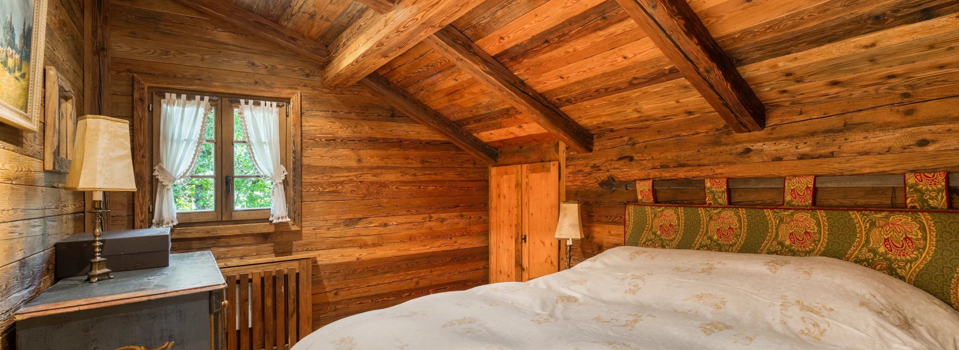 Exceptional Chalet Just Steps from the Crans-Montana Golf Course image