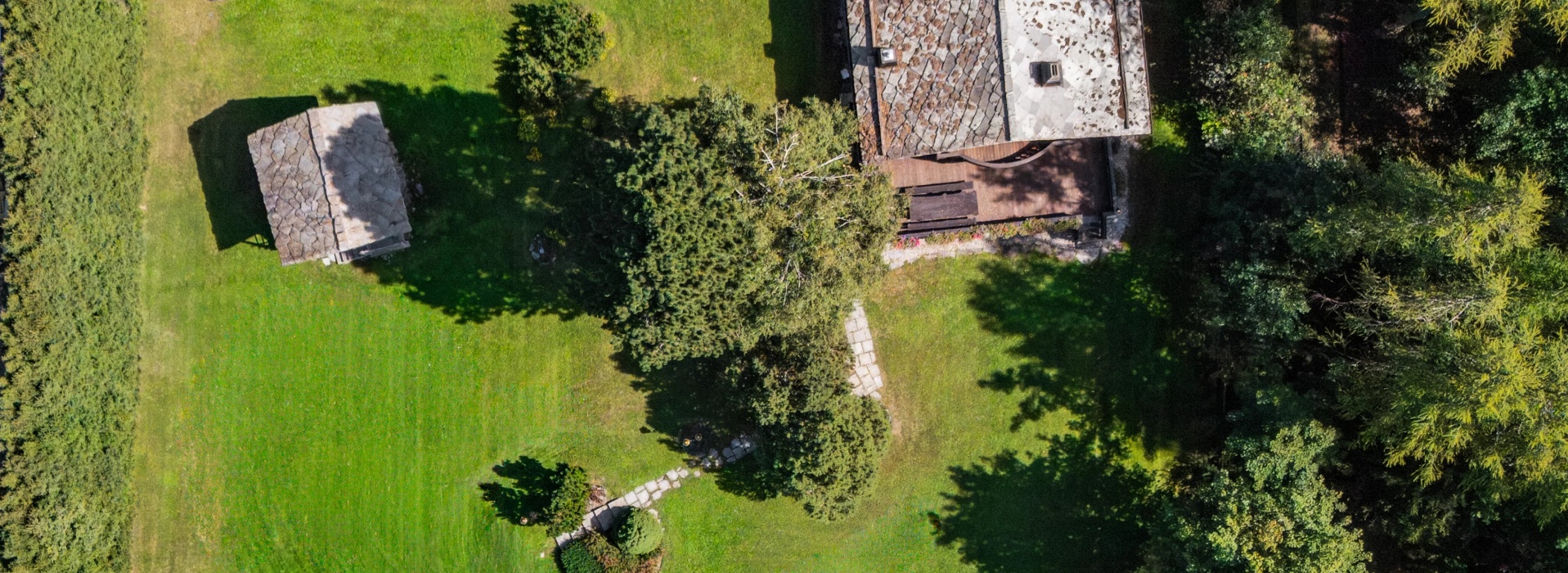 Exceptional Chalet Just Steps from the Crans-Montana Golf Course image