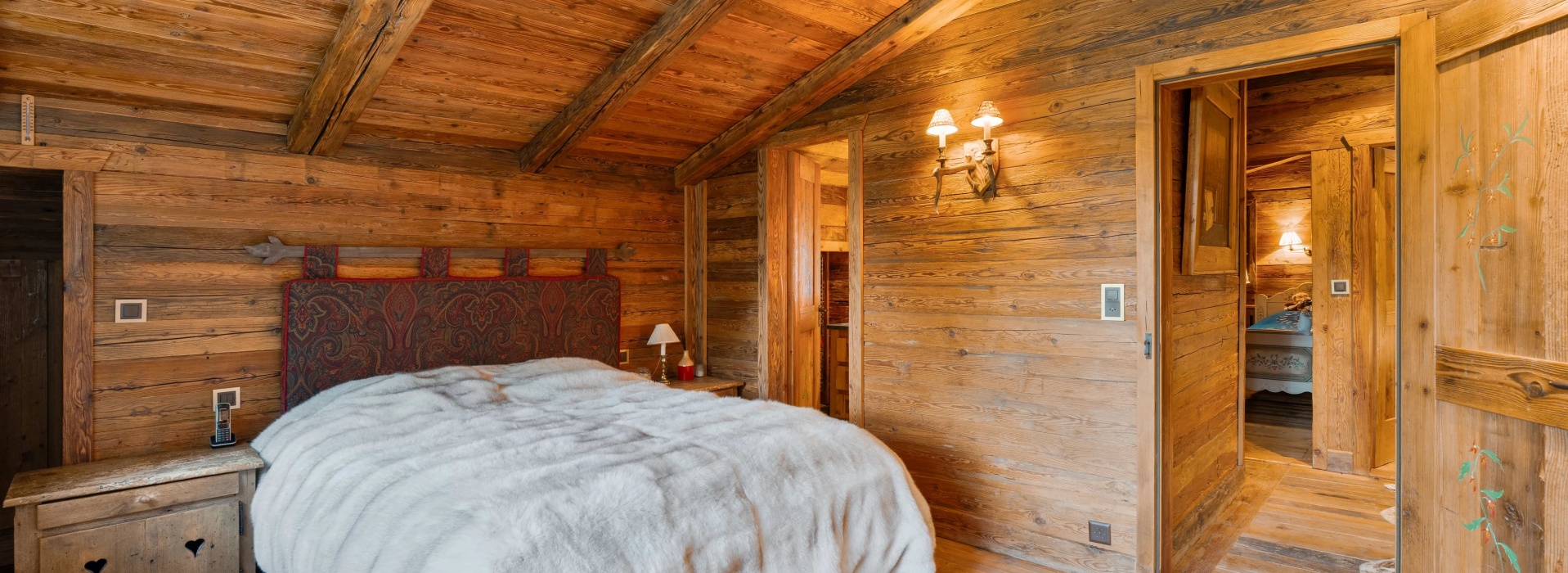 Exceptional Chalet Just Steps from the Crans-Montana Golf Course image