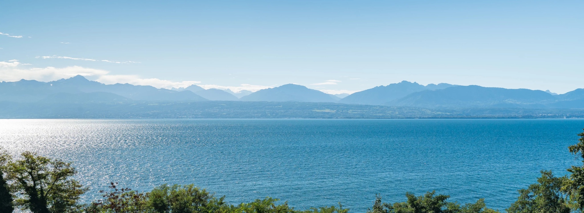 Une villa de maître sur les rives du Léman – prestige, volumes et lumière image