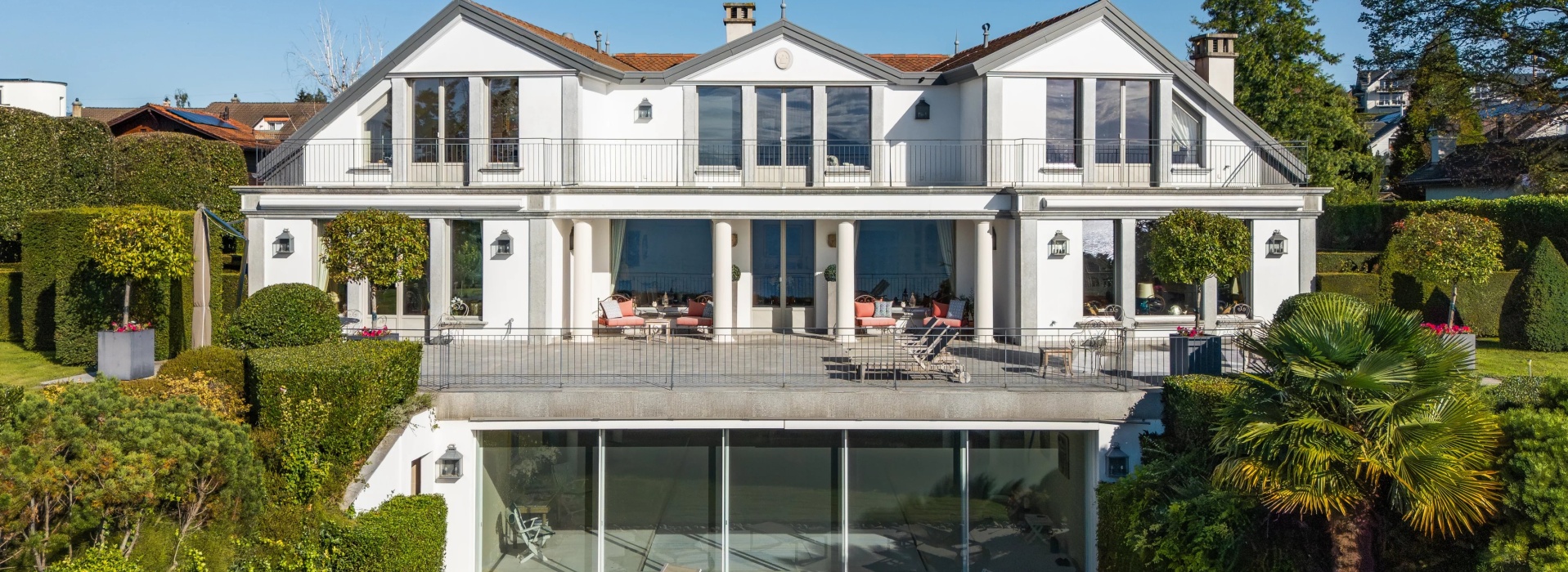 Une villa de maître sur les rives du Léman – prestige, volumes et lumière image