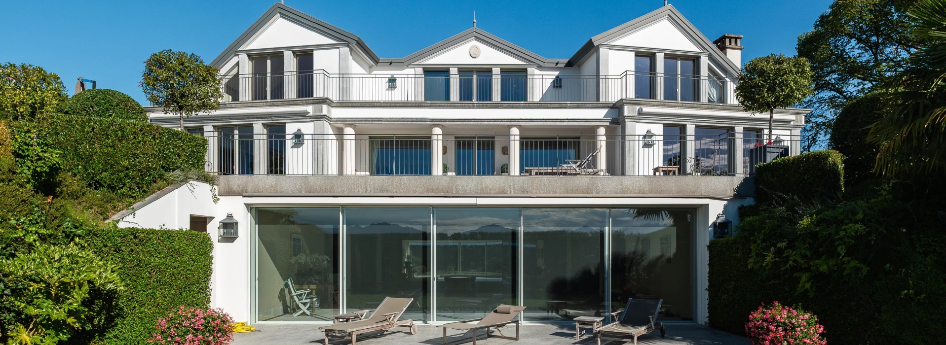 Une villa de maître sur les rives du Léman – prestige, volumes et lumière image