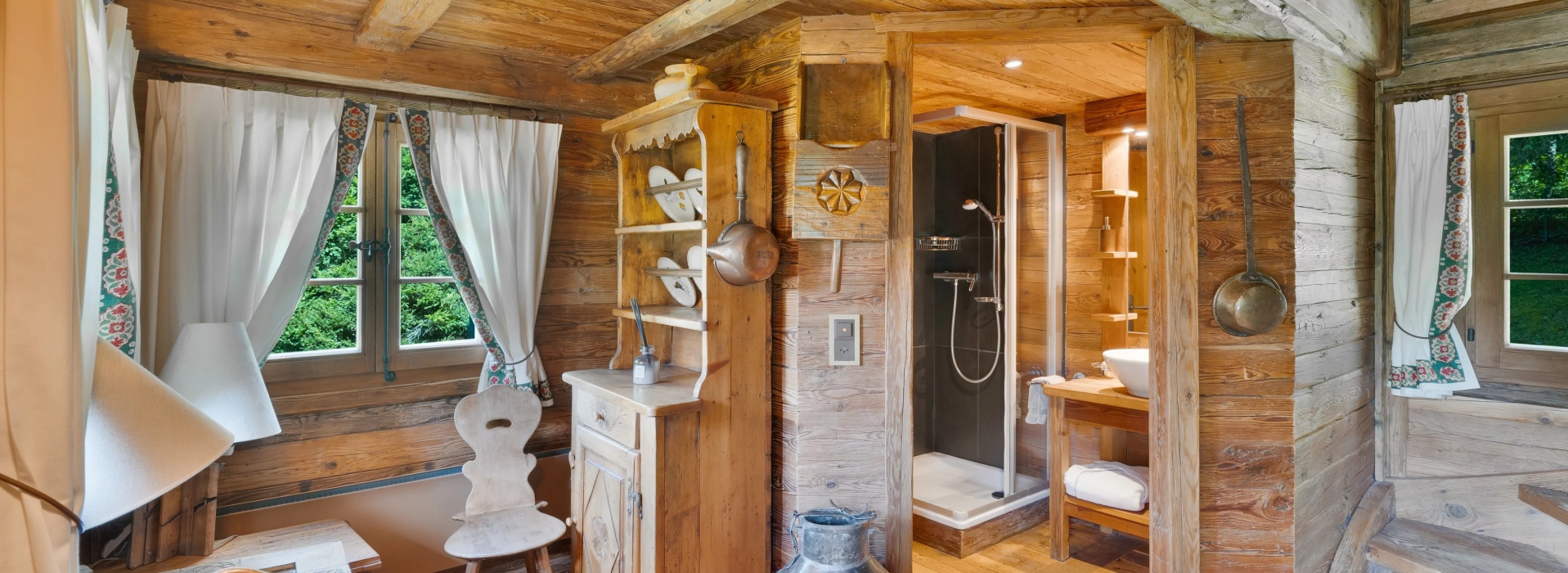 Exceptional Chalet Just Steps from the Crans-Montana Golf Course image